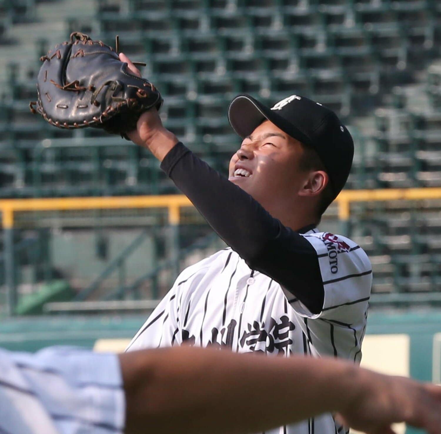 １年生の村上宗隆。甲子園練習で笑顔を見せる　©SANKEI SHIMBUN