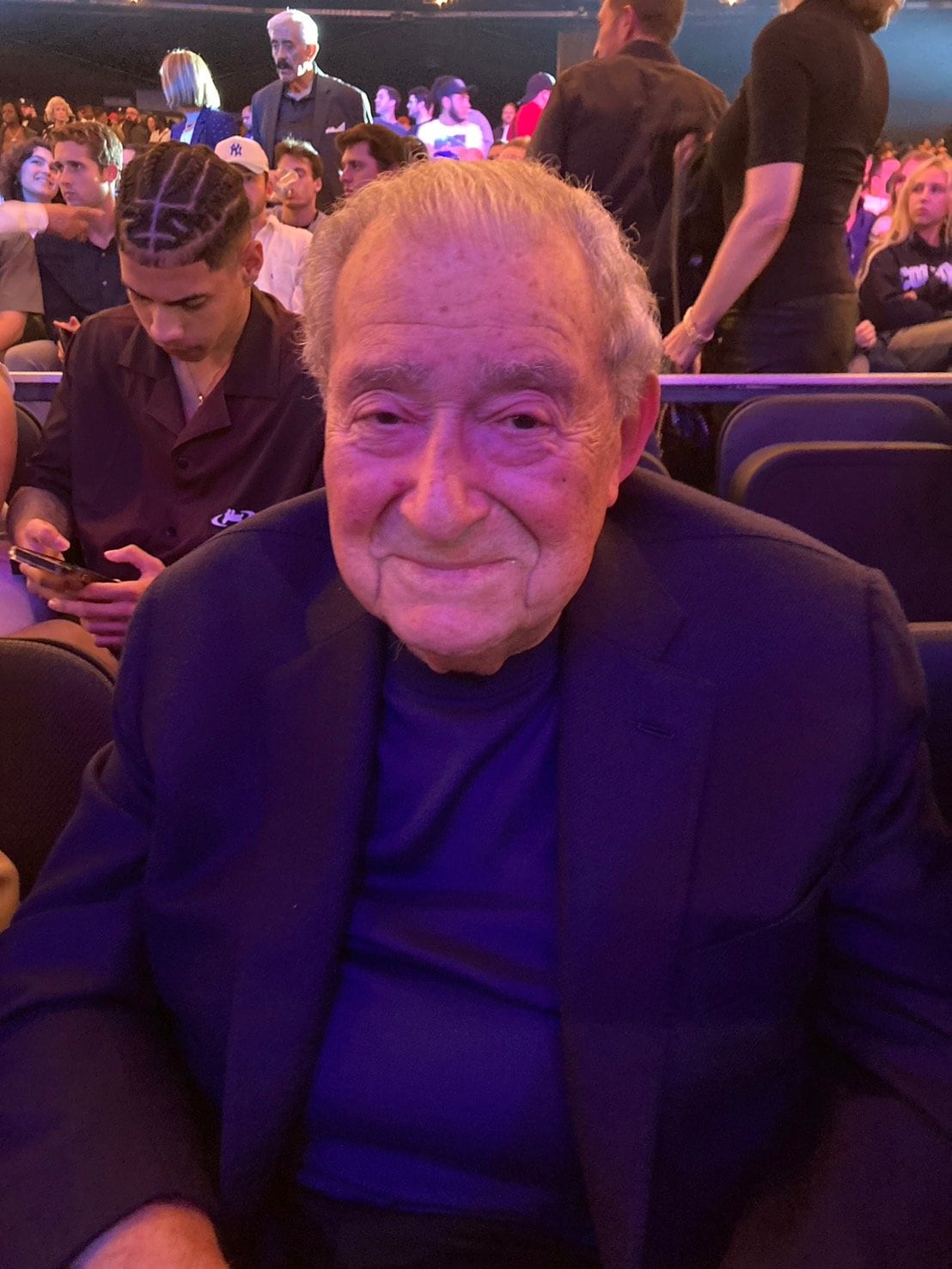 ラスベガス興行の計画を明かしたトップランク社のボブ・アラム氏（筆者撮影）