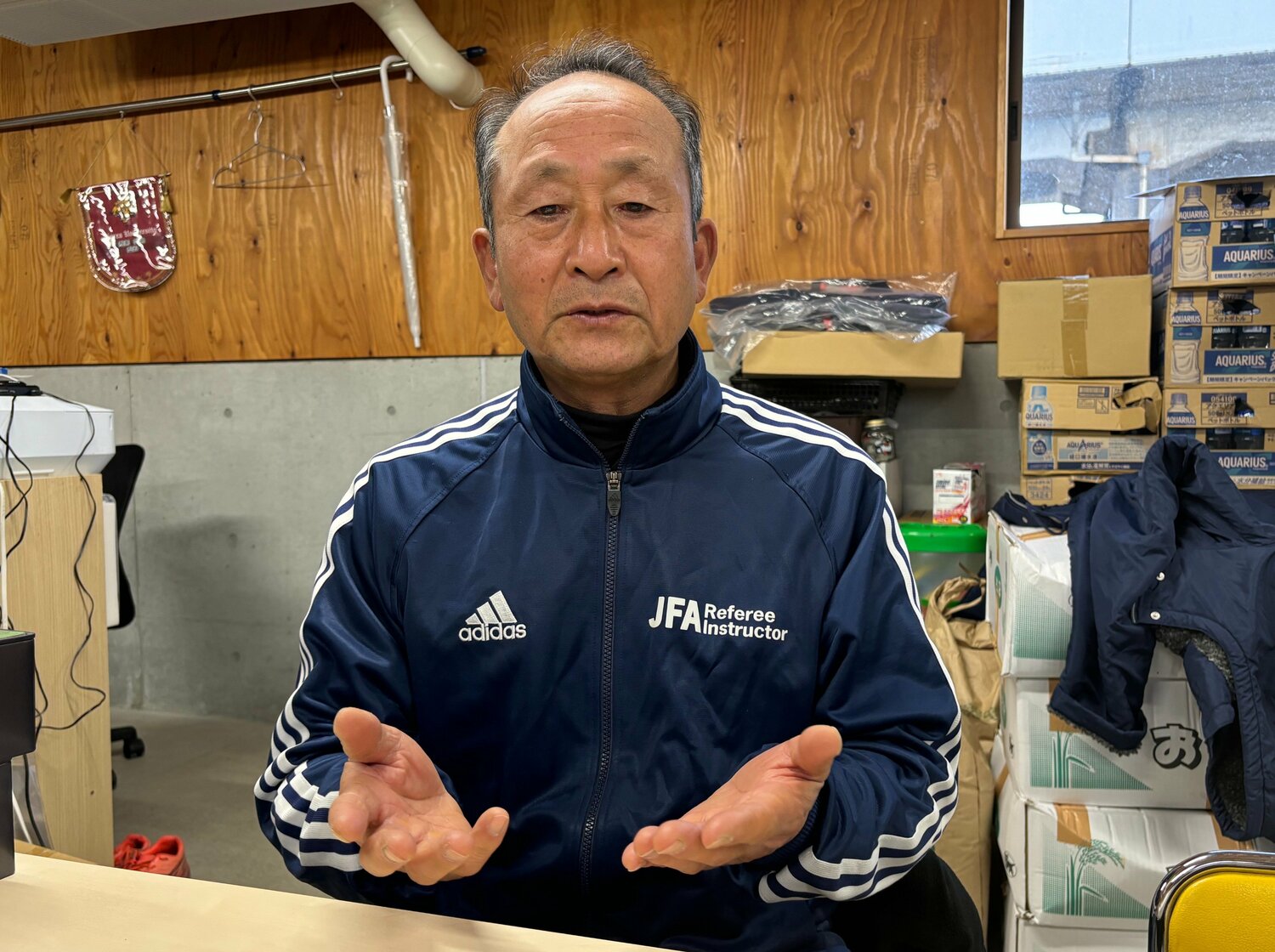 当時の出来事を振り返る青木さん　©︎Takahito Ando