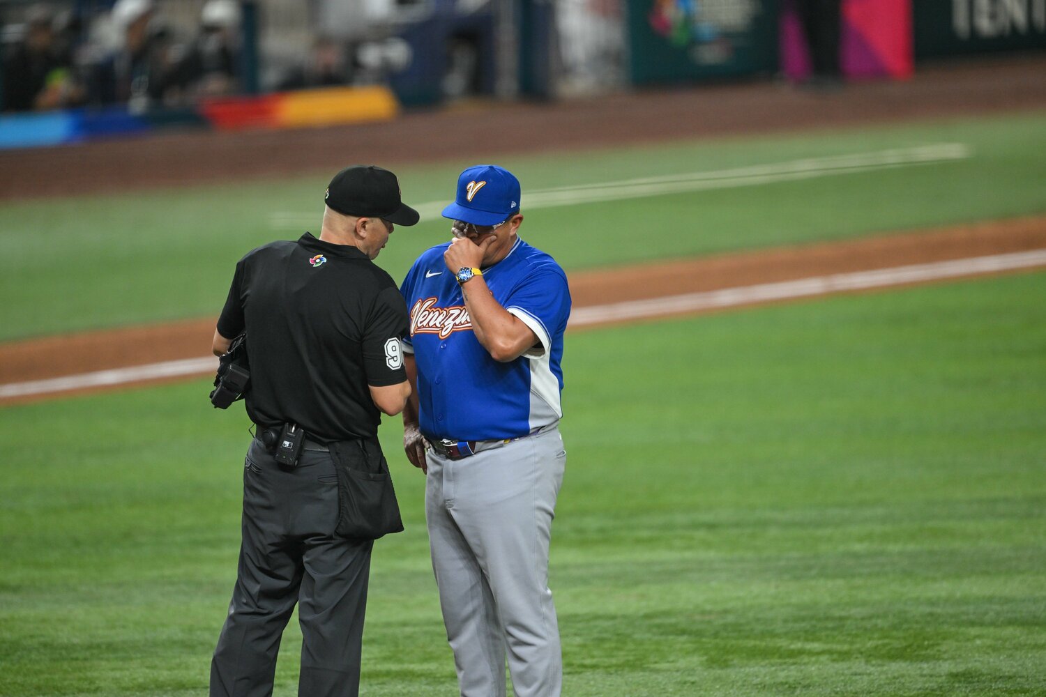 さまざまな“日本対策”を講じていたベネズエラのオマー・ロペス監督　©Nanae Suzuki