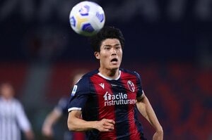 【秘話】「トミヤスはユーべが獲るはずだった」から2年で“30億円DF”に育ったイタリア流守備の極意《鬼の闘将も惜しむ》