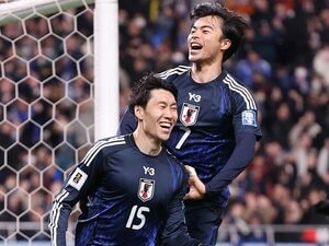 「ミトマ巨大フラッグが!」三笘薫欠場ブライトン現地観戦→負けて気づく“偉大さ”…「はぁ?」鎌田大地を観る前には“まさかの事件”