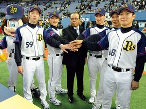 <運命の日の明暗>監督、クジを引く。岡田彰布「選手本人が引けばいい」