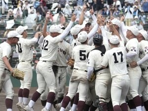 「スポーツクラスなし」福岡の公立進学校が“甲子園出場”の衝撃…東筑ってどんな高校？「東大・京大の合格者も…」「45歳監督は数学教師」