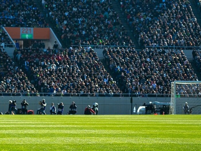 “見えない所での体罰や暴力が消えていく”ある高校サッカー部の斬新な方法とは 「1年リーダーに3年が従う」「取っ組み合いが起きても…」<Number Web> photograph by Sports Graphic Number