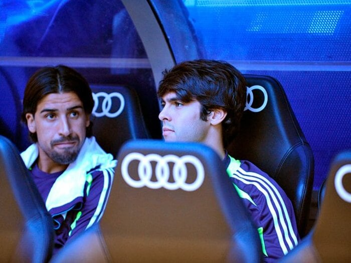 「お前はベンチ要員」とモウリーニョ。行き場なきカカの孤独な戦いは続く。＜Number Web＞ photograph by AFLO