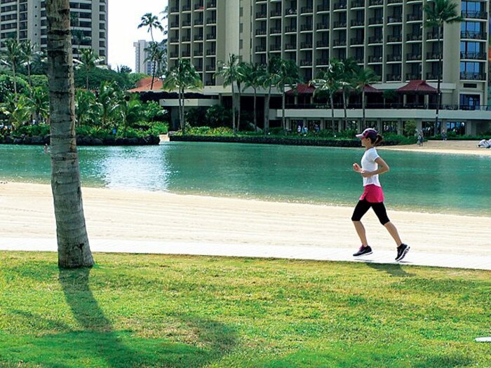 ＜私と旅ラン＞ 長谷川理恵 「走るたびに、ますます好きになっていくハワイ」＜Number Web＞ photograph by Rie Hasegawa