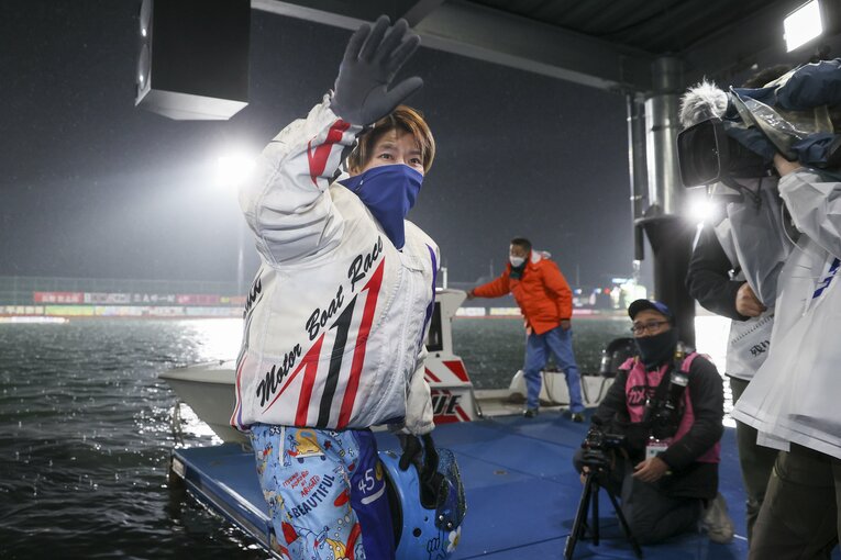 「圧倒的に男子が強い」ボートレース界で遠藤エミ“女子初のSG制覇”はどれほどの偉業なのか？ 現役記者「運だけでは100％勝てない」(24)