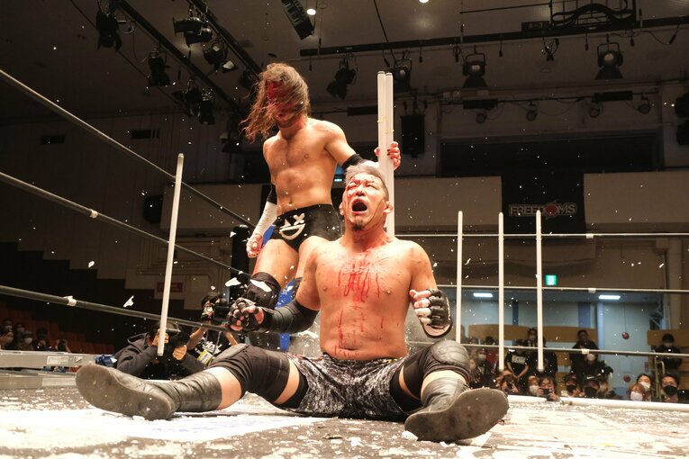 「デスマッチ・イズ・マイライフ」妻の急死を乗り越えた“クレイジー・キッド”竹田誠志の決意「蛍光灯やカミソリで傷つけ…でもそれが生きがい」(58)