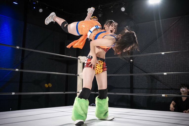 「ぶりっ子キャラだし、なにこの子って（笑）」慶應大、異例の“学生アイドルレスラー”はいかに生まれたか？ 無村架純が引退後に明かした本音(14)
