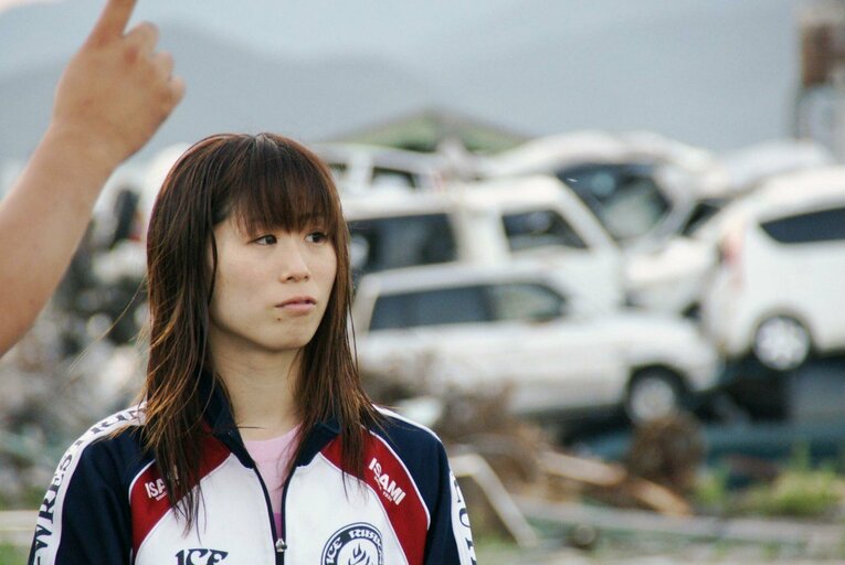 被災地キャラバンにて　©ICE RIBBON