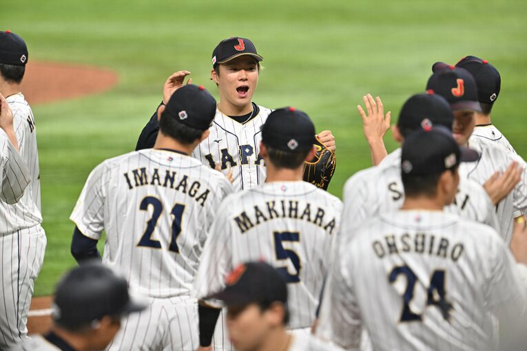 佐々木、山本、湯浅、大勢の熱投から流れは今永に引き継がれるはず　©Naoya Sanuki