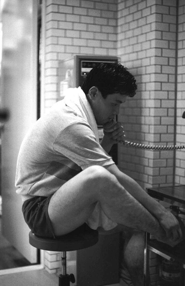 日本ハム2軍密着（1988年）。公衆電話は寮生活の楽しみ　©BUNGEISHUNJU