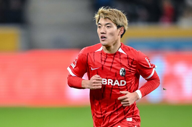 今季大接戦のブンデスリーガで、第14節終了時点で5位につけるフライブルクを引っ張る堂安　©Getty Images