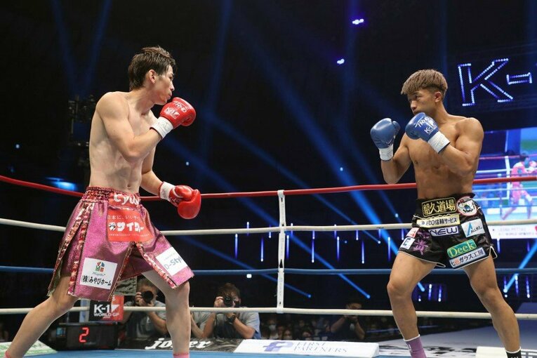 レオナ・ペタスvs朝久裕貴（決勝）　©K-1