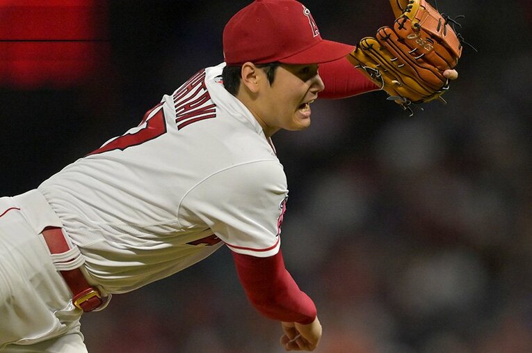 ベーブ・ルース以来の「二桁勝利＆二桁本塁打」の偉業達成は持ち越された大谷。対戦チームの選手と監督が、その投球の凄まじさを解説した ／ photograph by Getty Images