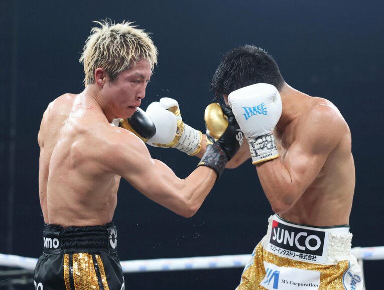11ラウンド、井上尚弥の右アッパーが中谷を襲う【2枚目／全2枚】　©TOKYO SPORTS／AFLO
