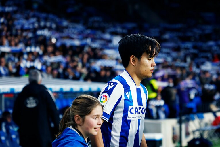 「TAKEユニの日本人ファンが増えた気が」久保建英MOMも“代えが利かない状態”を現地撮影…ソシエダは狂う歯車を直せるか(8)