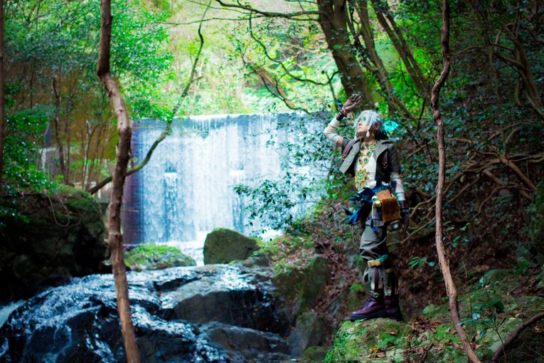 人気キャラクターのコスプレに身を包む「蓮弥」としての絹川さん／本人提供