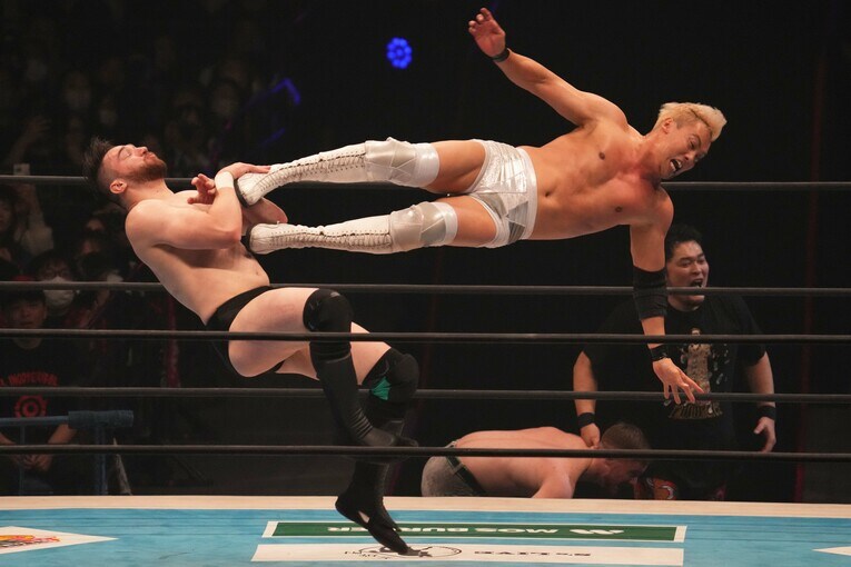 この日もドロップキックから勝機を掴んだ　©Essei Hara