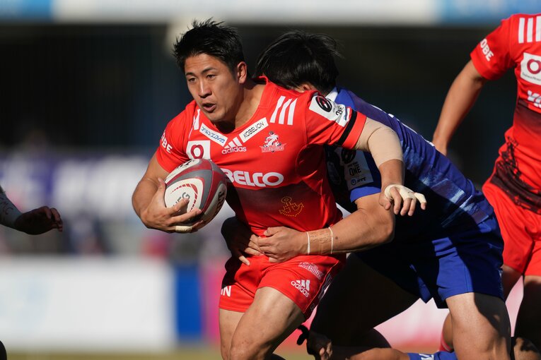 FB 松永貫汰／コベルコ神戸スティーラーズ「チームでは14番を務めることが多いが、15番候補の一人。持ち味のランを発揮しながら周囲も生かせるゲームメイカー」©︎JRLO