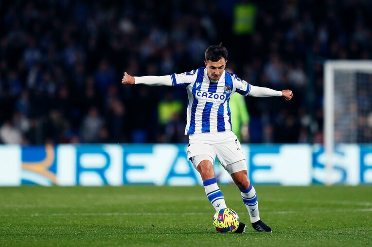 「TAKEユニの日本人ファンが増えた気が」久保建英MOMも“代えが利かない状態”を現地撮影…ソシエダは狂う歯車を直せるか(17)