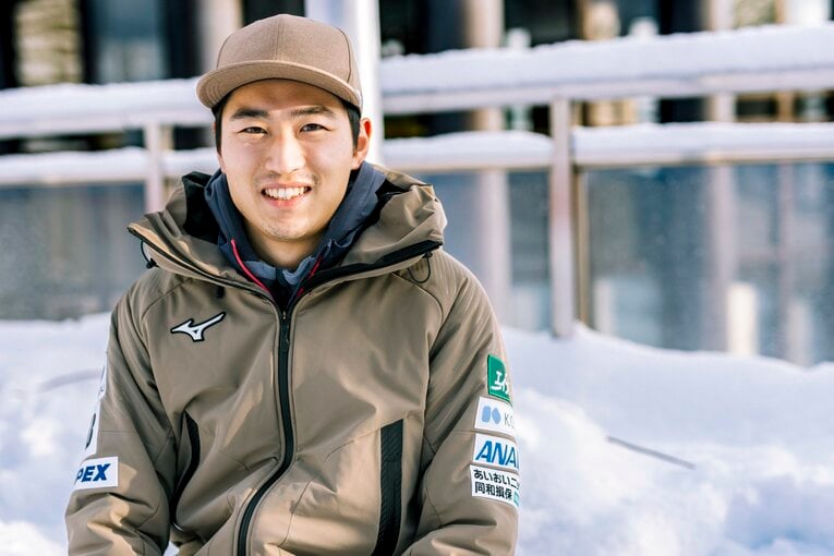 現在、年間約200着のスーツをフルオーダーメイドで作るという尾方　©Kiichi Matsumoto