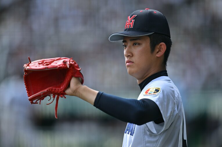 今夏の甲子園で大きな注目を浴びた横浜・織田翔希。対戦校の主砲はどのように感じていたか ／ photograph by Hideki Sugiyama