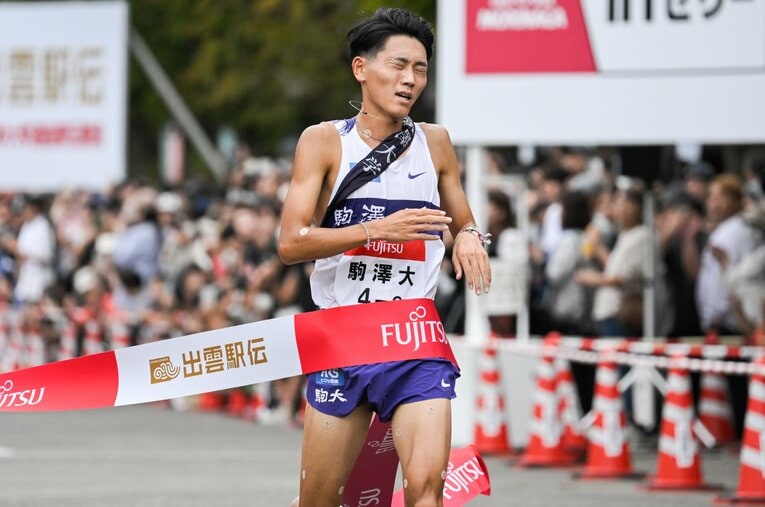 最終6区、無念の表情で2位ゴールする駒澤大・篠原倖太朗　©Nanae Suzuki