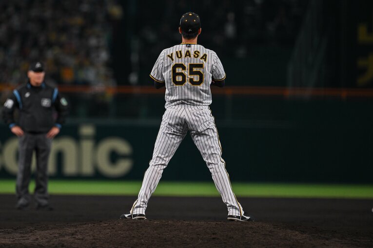 日本シリーズ第４戦、マウンドに上がる湯浅　©︎Nanae Suzuki