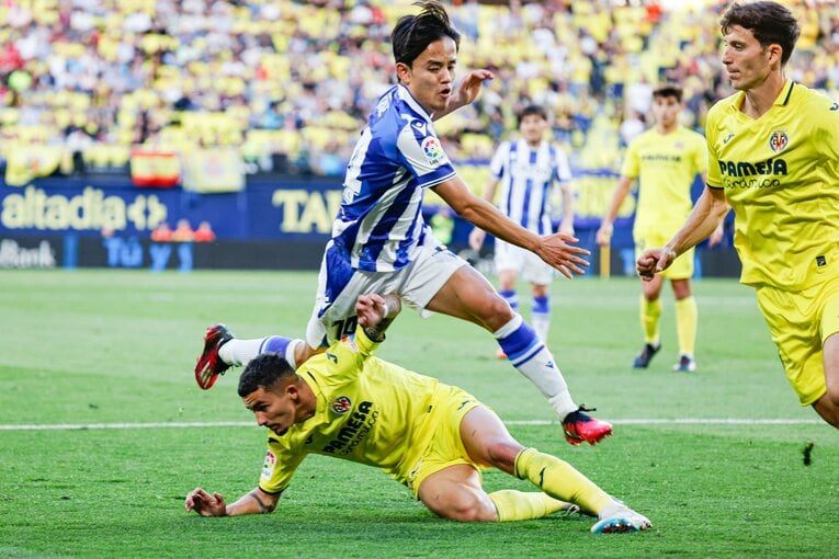 「久保建英とシルバが絡めば何かが起こる」でも2人の代わりは…不調ソシエダで奮闘“タケのクロスバー直撃弾、古巣選手との旧交”を撮った(29)