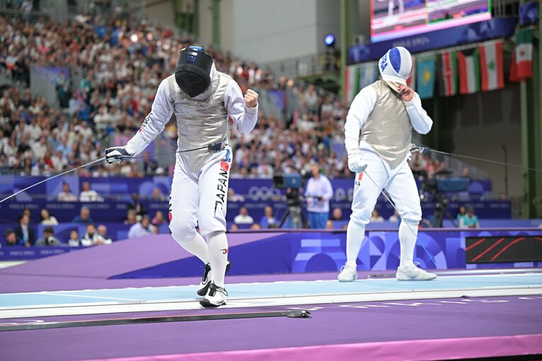 男子フルーレ個人準々決勝、飯村一輝vs.マキシム・ポティ　©Takuya Kaneko/JMPA