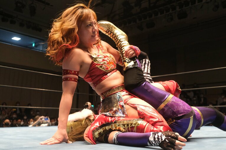 試合後“初肉声”は「悔しい」 タイガー・クイーンが6連勝も“必殺技なし”の大苦戦…好敵手たちとの“再戦”が今後のカギに？(16)