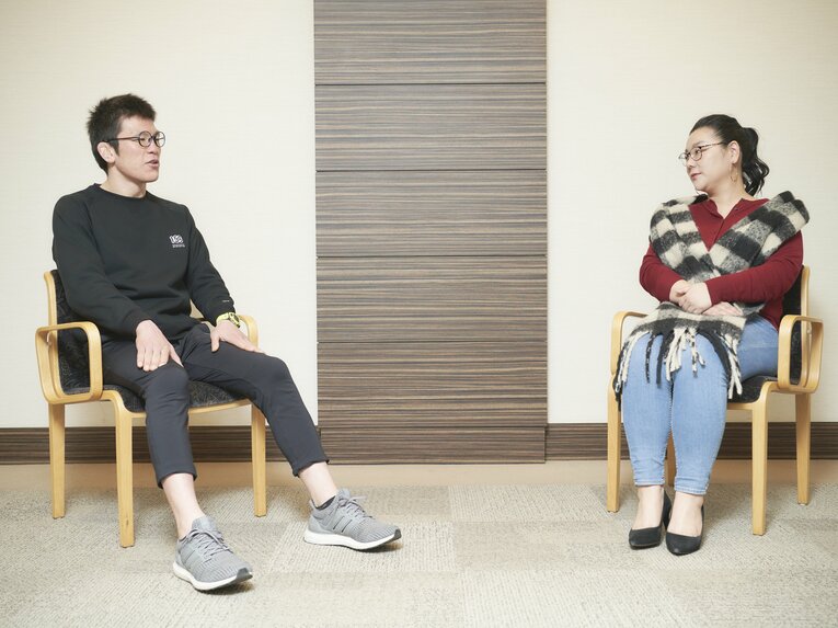 「私たちはさ、消費されることにものすごく敏感だよね」ジェーン・スーと青木真也はなぜ“ロイホの3時間”を大事にするのか？(7)