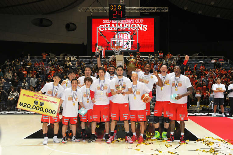 全日本総合バスケットボール選手権を制した千葉ジェッツ　©AFLO SPORT