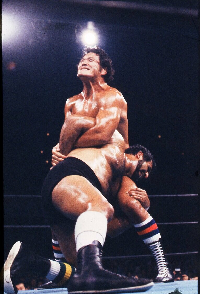 「猪木vsシン」効果により、新日本プロレスの興行人気は上昇した　©AFLO