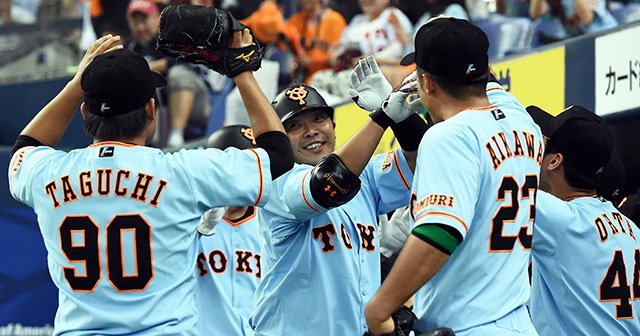 チームの雰囲気を変える男の帰還。高橋巨人は阿部慎之助を待っていた