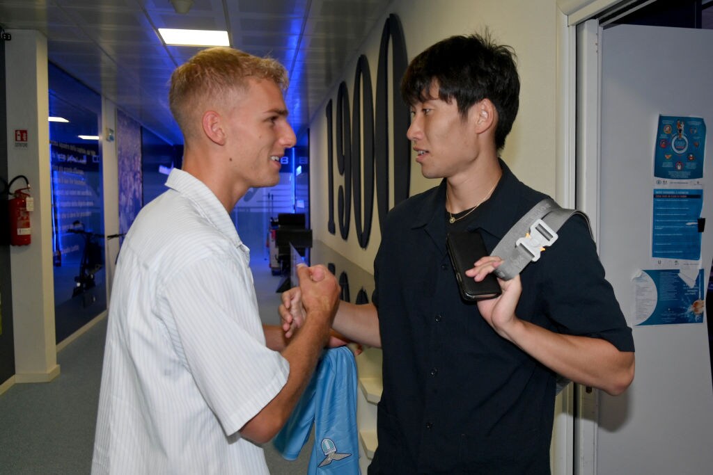 イサクセン、鎌田らが「8月の移籍加入」だったツケが序盤戦の低調となって響いている　©Getty Images