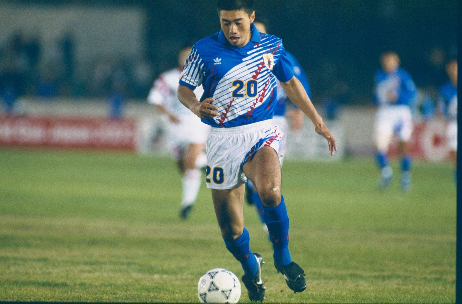 痛みを隠してプレーを続けた「アジアの大砲」高木琢也　©Koji Asakura