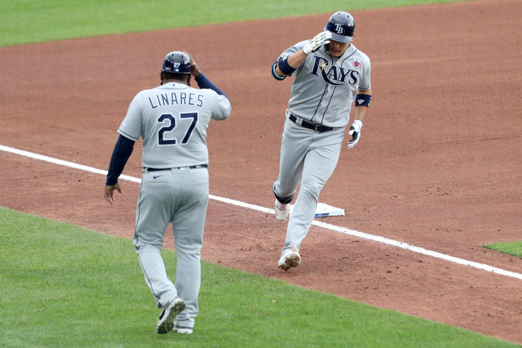 レイズ時代、ホームランを放った筒香　©Getty Images