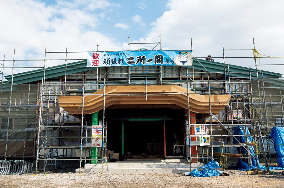 「建築」――こだわりの屋根の色と鉄砲柱。＜Number Web＞ photograph by Tomosuke Imai