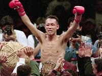 史上初3階級制覇と言うけれど……。亀田興毅を手放しで祝福できぬ