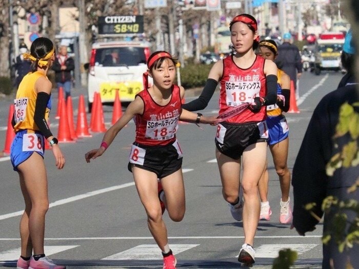 東大・京大合格30人…富山の“偏差値70”超進学校が「練習は毎日1時間半」「推薦ナシ」でも2年連続全国高校駅伝出場のナゼ　選手の「意外な胸の内」は？＜Number Web＞ photograph by 富山中部高校提供