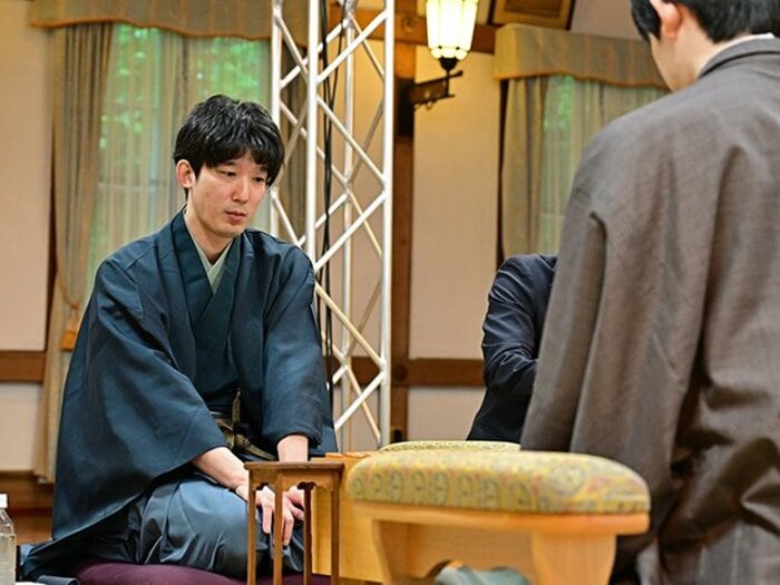 藤井聡太23歳は「桁違いの読みなのに不思議なのは」「まるでマシン」絶対王者に3連敗…杉本和陽33歳が激白「すぐ斬られるんじゃないかと」＜Number Web＞ photograph by 日本将棋連盟