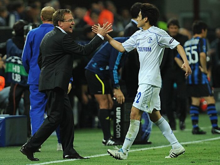 「アツトは外国でも監督を」「タクミはJの頃から…」マンU指揮官・ラングニックが語る内田篤人と南野拓実の評価＜Number Web＞ photograph by Getty Images