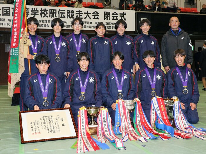 「私たち…駅伝、出られるの？」からの出発…“長距離部員は3人だけ”地方の公立校がなぜ全国高校駅伝の女王に？ 18年前「長野東の奇跡」を振り返る＜Number Web＞ photograph by JIJI PRESS