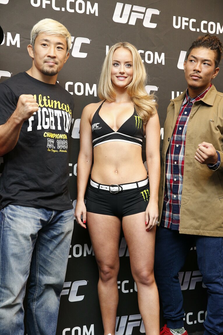 ラウンドガール（UFCでの名称はオクタゴンガール）としても注目を集めたローレン夫人　©Shigeki Yamamoto