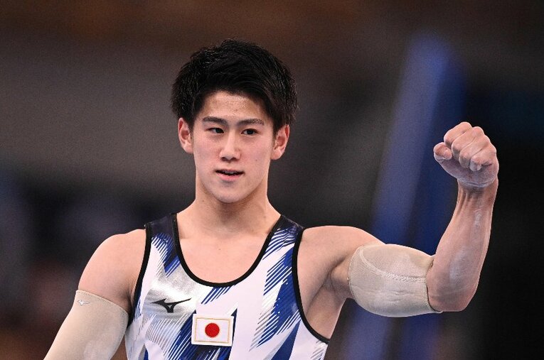 体操男子個人総合、橋本大輝（順大）が最終6種目目の鉄棒で3位から逆転し、金メダルに ／ photograph by JIJI PRESS