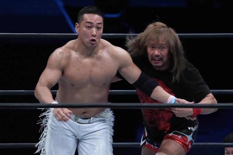 海野翔太をロープに振る内藤哲也　©Essei Hara