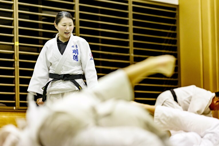 昨年から子供たちを指導する染宮さん（四街道警察・警和会）　©︎Kiichi Matsumoto